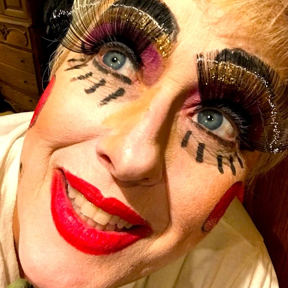 Daughter grew-up, moved out, got married, and left me with all her stuff! - Picture 1 of 1